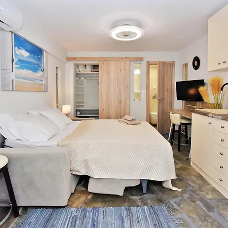 Amelia Apartment